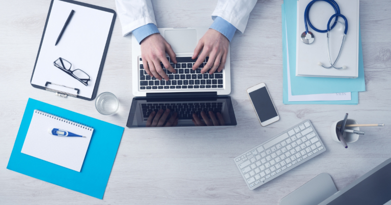 Cum alegi un software pentru clinica ta: ghidul complet